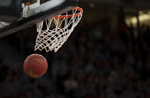 NBA季后赛精彩集锦截图 - 关键三分球